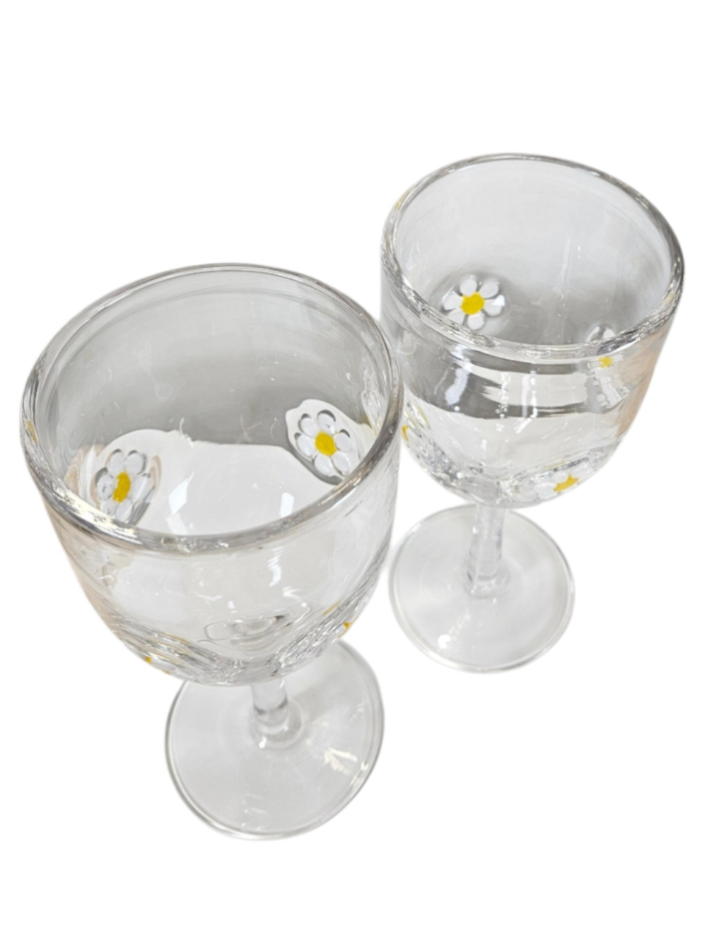Cupcakes and Cashmere Daisy Goblets White Floral Wine Glass Set Cottagecore - Picture 3 of 7